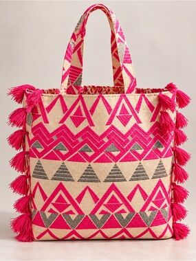 Marabelle beige/ pink geometric pattern w/ pink fringe Tote